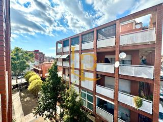 Piso en Mercat. Precioso piso de tres habitaciones con terraza