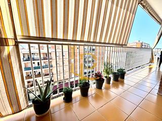 Appartement  Passeig d'espronceda. Precioso piso de cuaro habitaciones con balcón, garaje y traster