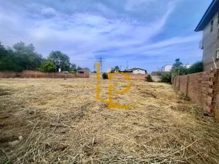 Terreno residenziale  Carrer chueca. Oportunudad! terreno + proyecto con casa y piscina en can vallho