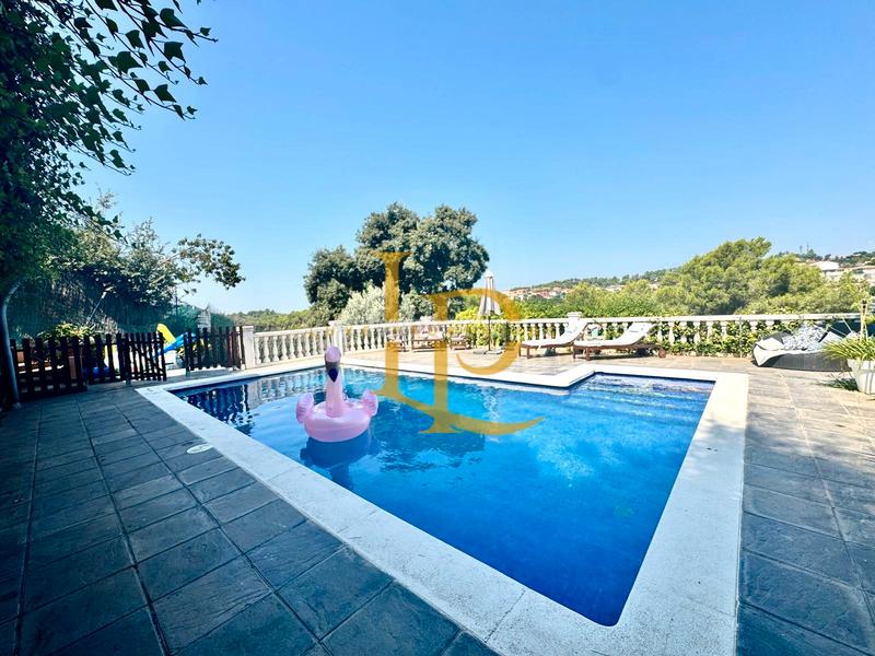Foto 18816ad1-f00c-468e-9378-959c51d43018. Casa en venta casa a cuatro vientos con espectaculares vistas y bonitos atardeceres en Rubí