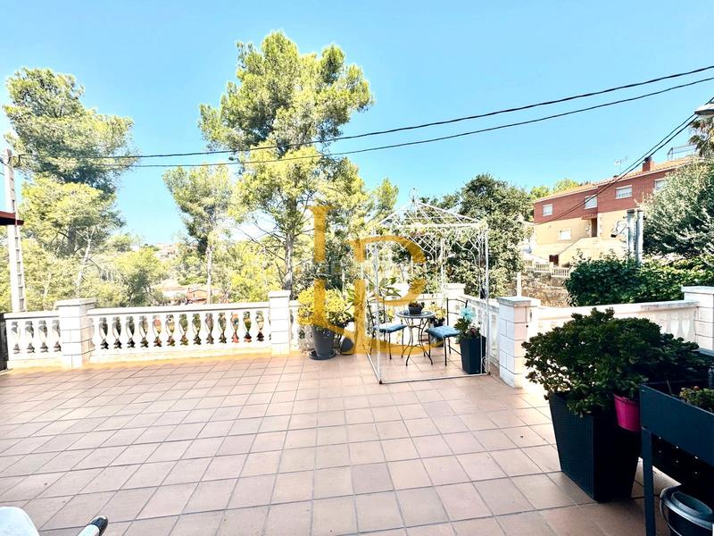 Foto 18d8ebe8-1198-4166-b3b0-a11631d0380e. Casa en venta casa a cuatro vientos con espectaculares vistas y bonitos atardeceres en Rubí