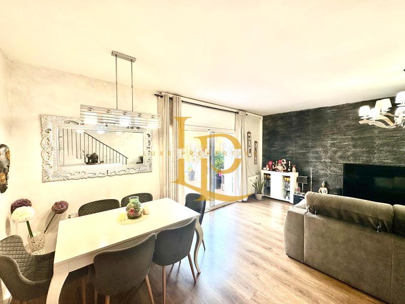 Foto 5898bc8b-8464-4e4e-bf6c-cc9e1cb89362. Casa en venta casa a cuatro vientos con espectaculares vistas y bonitos atardeceres en Rubí