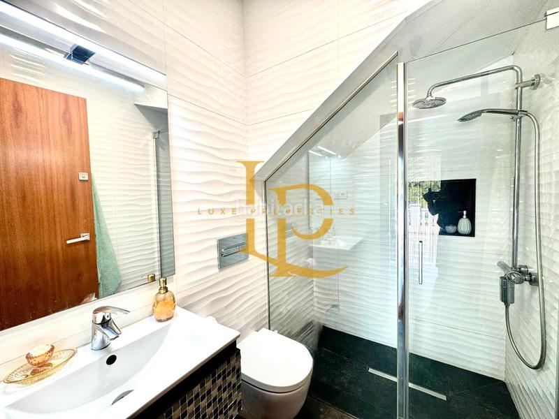 Foto 95a21173-21bb-4108-8aef-6a8451b28d05. Casa en venta casa a cuatro vientos con espectaculares vistas y bonitos atardeceres en Rubí