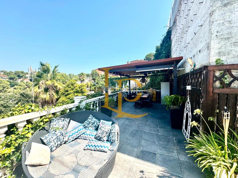 Foto 9f98d114-1387-4560-9091-ad89d436e432. Casa en venta casa a cuatro vientos con espectaculares vistas y bonitos atardeceres en Rubí