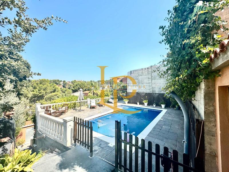 Foto b3caa88a-1c09-40bd-b269-8ac069acbdf9. Casa en venta casa a cuatro vientos con espectaculares vistas y bonitos atardeceres en Rubí