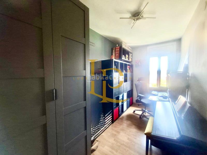 Foto 7c961cbf-5dbd-41a9-b4bb-3a7591c8f0f2. Piso en venta precioso piso exterior de tres habitaciones con balcón en rubi en Rubí