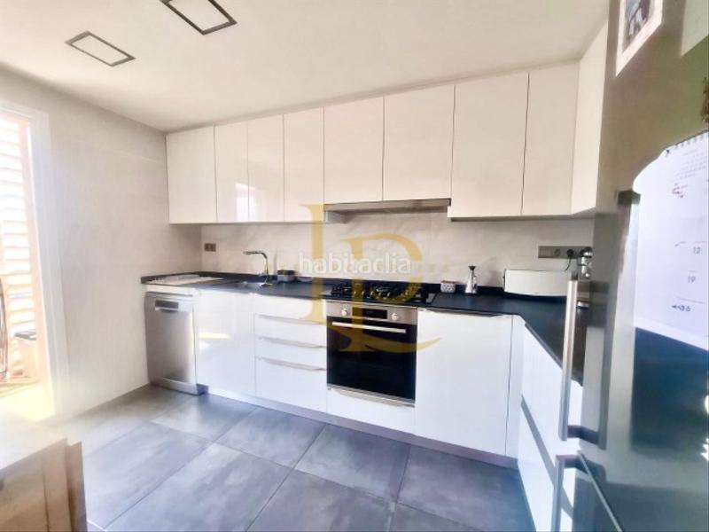 Foto 8215cd49-6b80-4b54-973d-431846c6c96a. Piso en venta precioso piso exterior de tres habitaciones con balcón en rubi en Rubí