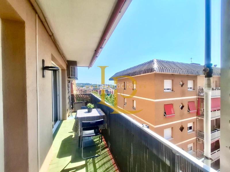 Foto c89eb49e-f59f-46b6-85e8-ac12518addd3. Piso en venta precioso piso exterior de tres habitaciones con balcón en rubi en Rubí