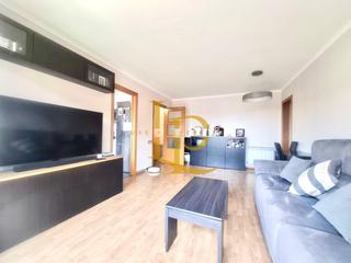 Piso  Carrer de santa fe. En venta precioso piso exterior de tres habitaciones con balcón