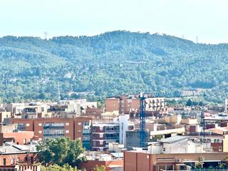 Appartement  Carrer de santa fe. En venta precioso piso exterior de tres habitaciones con balcón