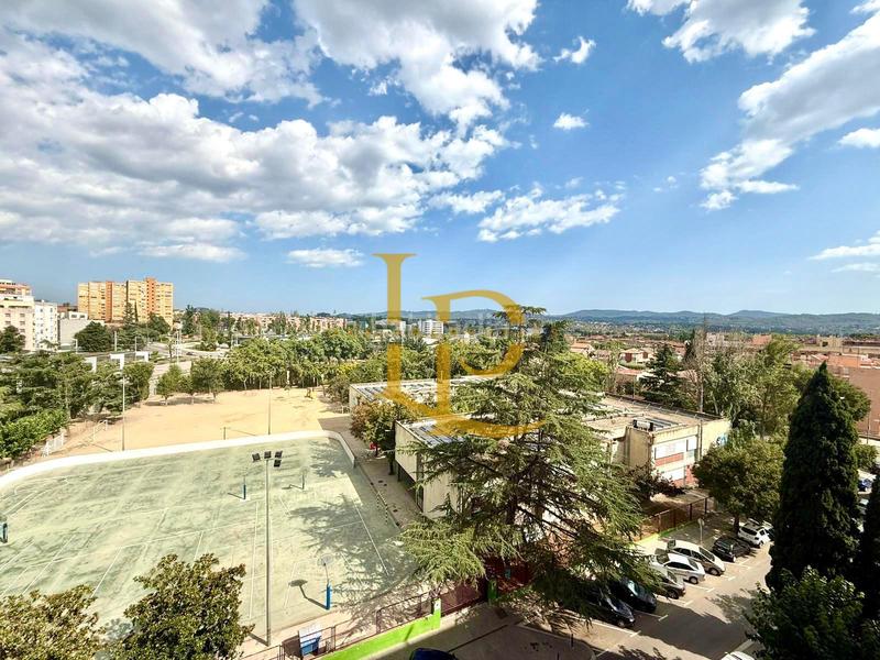 Foto 1662753d-c363-45a9-9535-c9d19ada6907. Piso bonito piso exterior de tres habitaciones recien reformado a estrenar y con terraza en Rubí