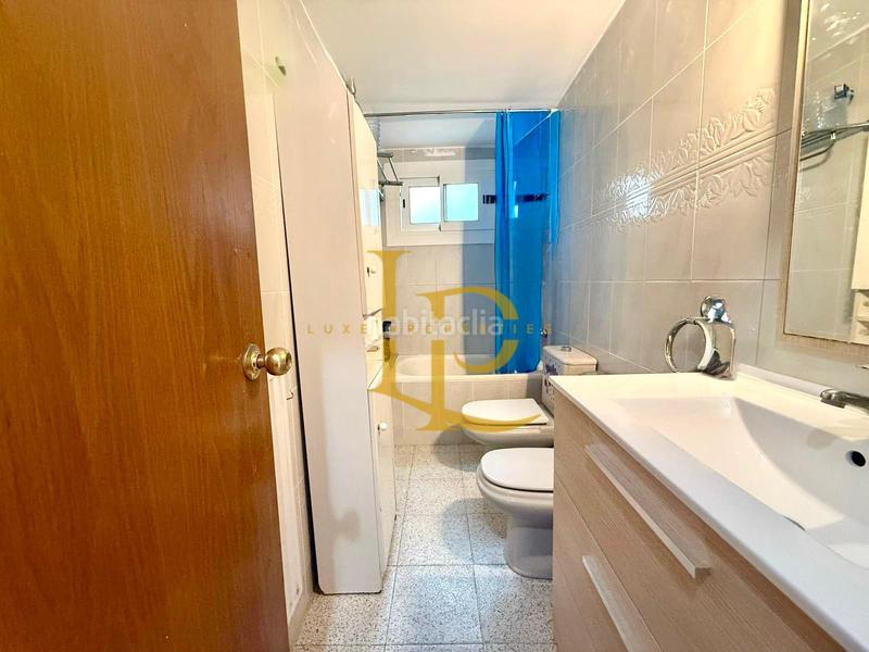 Foto 1ac852f2-aaac-4a58-8d52-964e1ad0d40b. Piso bonito piso exterior de tres habitaciones recien reformado a estrenar y con terraza en Rubí