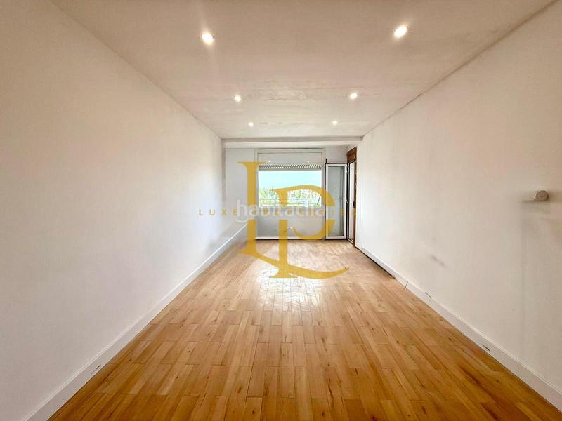 Foto f2508016-f7ae-4954-ae98-938d85b204d4. Piso bonito piso exterior de tres habitaciones recien reformado a estrenar y con terraza en Rubí