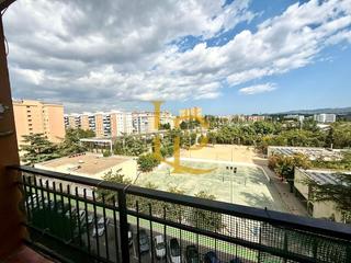 Appartement  Carrer de monturiol. Luxe properties te presenta este precioso piso totalmente reform