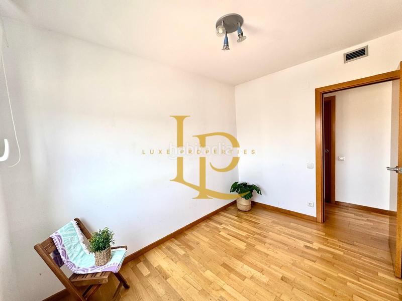 Foto 976f8454-2670-4049-b1c7-b9d2bcbbe4bc. Piso bonito piso exterior de tres habitaciones recien reformado a estrenar con terraza. en Rubí