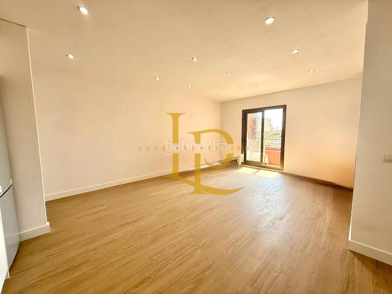Foto a20bfb5d-c2f9-417b-99d0-2bd3cdb1e74a. Piso bonito piso exterior de tres habitaciones recien reformado a estrenar con terraza. en Rubí