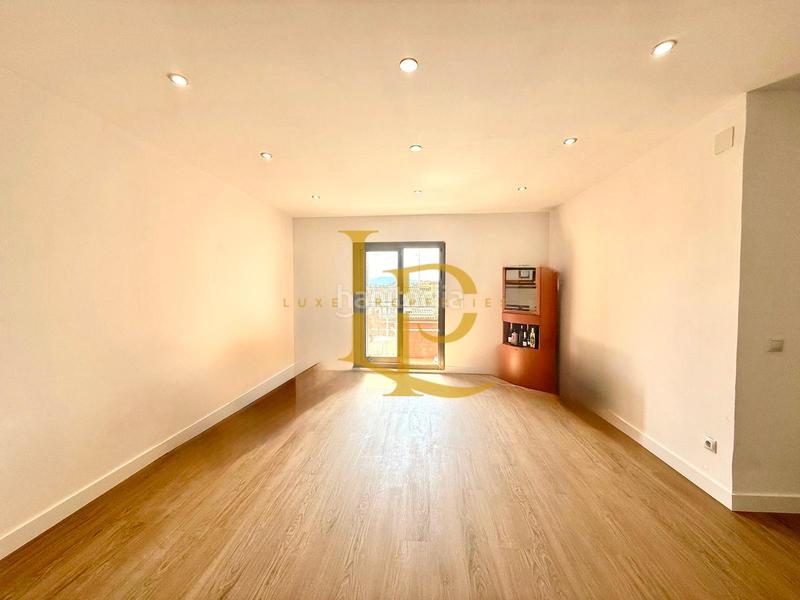 Foto aa581dcd-82c2-437e-8ff1-d5025bc5ba68. Piso bonito piso exterior de tres habitaciones recien reformado a estrenar con terraza. en Rubí