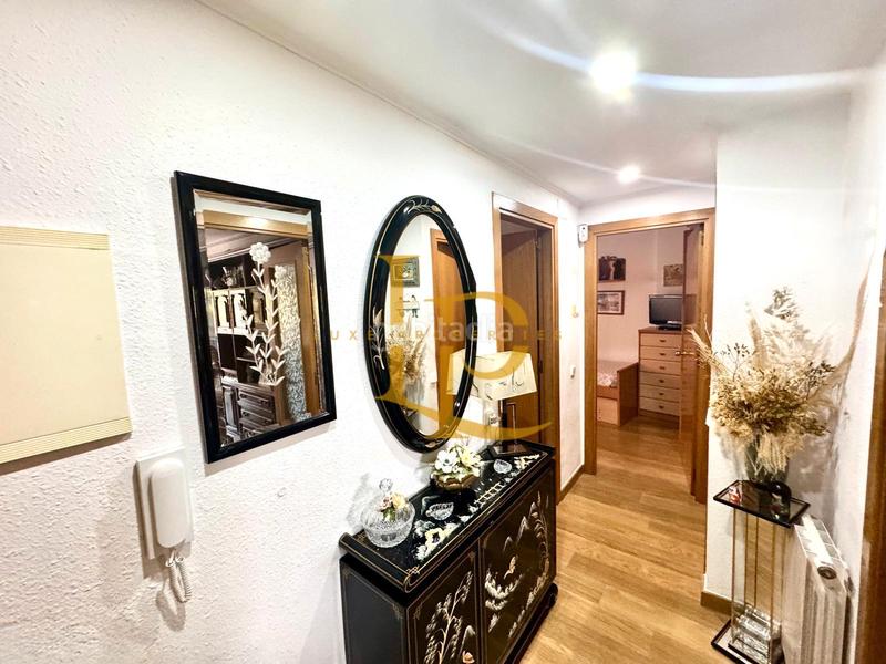 Foto fe746143-f164-47b3-a71c-6bf3053b8d2a. Casa adosada  de 4 habitaciones con amplias terrazas, piscina y jardin en Rubí