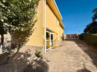 Xalet a Casar (El). Precioso chalet independiente reformado y listo para entrar a vi