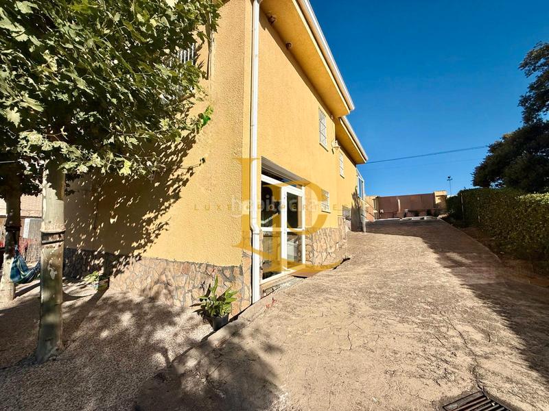 Foto 6098ccb1-ec00-4410-849b-7f8e1a281f23. Chalet mit kamin heizung parking in Casar (El)