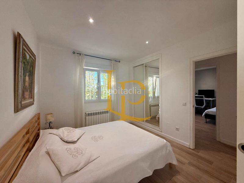 Foto f8ea95f5-a5c2-4c25-a1b0-3966ff0ebf25. Chalet mit kamin heizung parking in Casar (El)