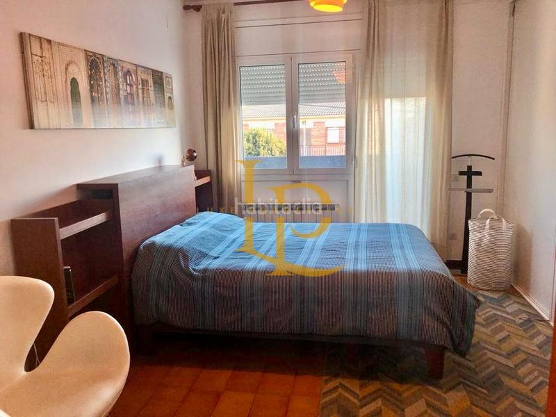 Foto 826ffa4c-7184-4b3f-a91e-732314fc2c64. Casa adosada precioso chalet adosado con jardin y piscina privada en Rubí