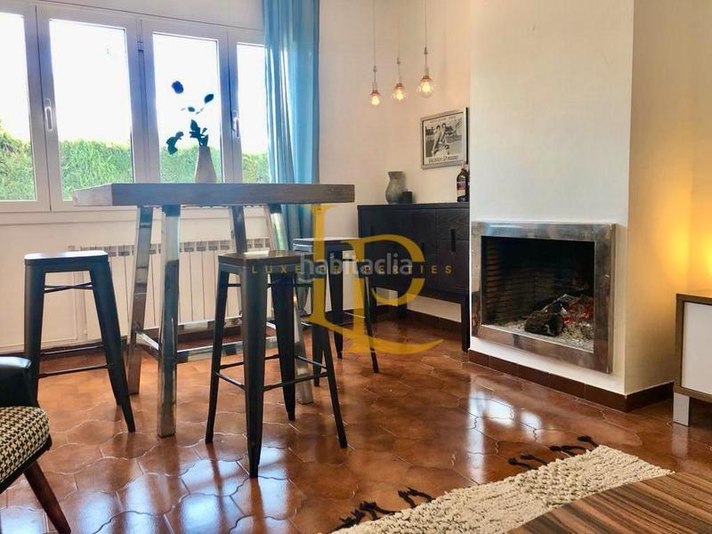 Foto 934dc971-8bca-43d6-81c5-33d52ba469da. Casa adosada precioso chalet adosado con jardin y piscina privada en Rubí