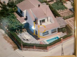 Maison jumelée à Els Avets-Can Serrafossà-Ximelis. Precioso chalet adosado con jardin y piscina privada