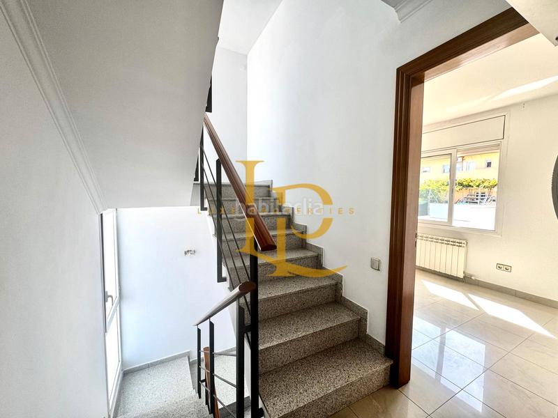 Foto 1a085d6e-6f17-455d-8088-ddc54172ed05. Casa amb calefacció aparcament piscina a Els Avets-Can Serrafossà-Ximelis Rubí