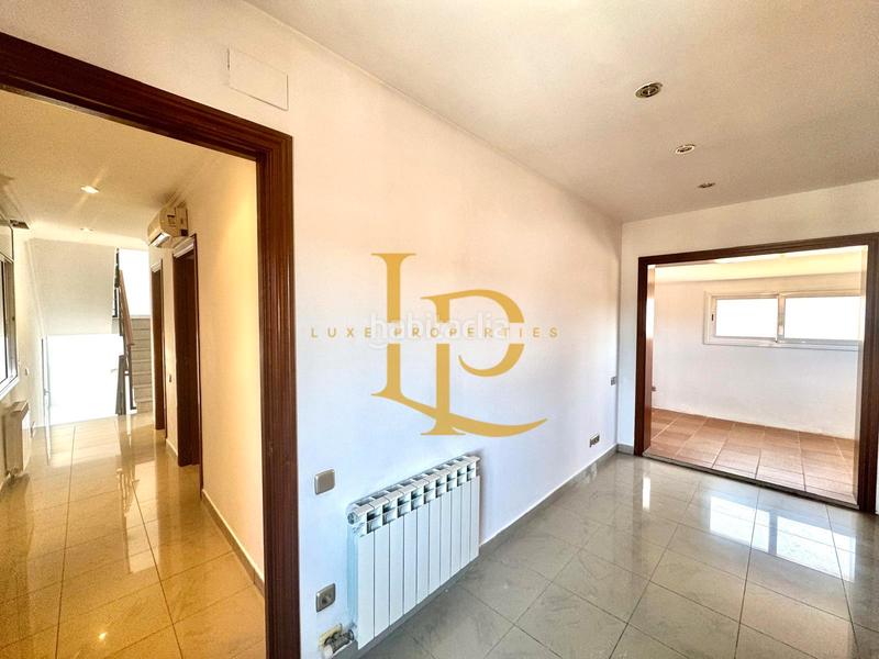 Foto 36e156e4-f3c0-456b-8281-f9efa9e88deb. Casa amb calefacció aparcament piscina a Els Avets-Can Serrafossà-Ximelis Rubí