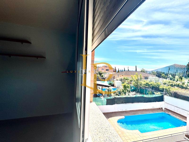 Foto 5eeef528-bffb-4ecf-89cb-d0200315bab5. Casa amb calefacció aparcament piscina a Els Avets-Can Serrafossà-Ximelis Rubí