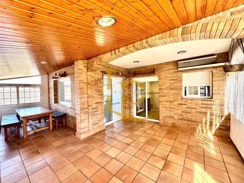 Foto 64b78526-1787-4dc8-aa6d-cf328199445f. Casa amb calefacció aparcament piscina a Els Avets-Can Serrafossà-Ximelis Rubí