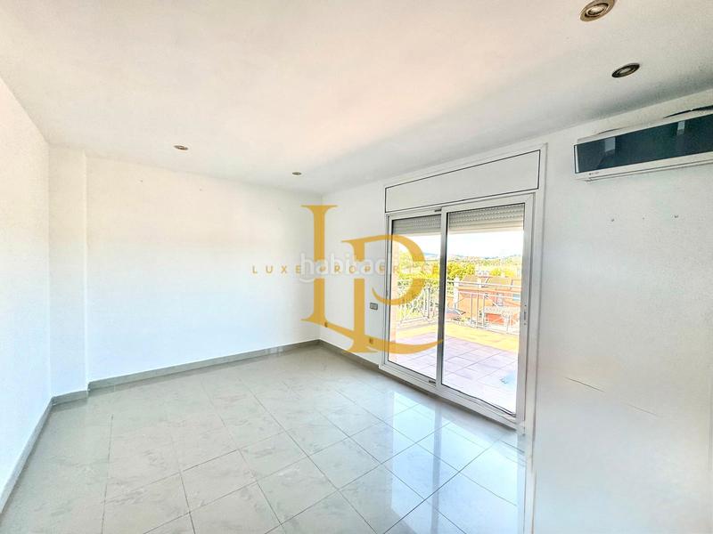 Foto 66162842-ebe9-49b3-9191-c72b7f5008e9. Casa amb calefacció aparcament piscina a Els Avets-Can Serrafossà-Ximelis Rubí