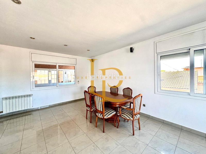 Foto 9d8b3061-9cf2-45b7-8361-0e88a174f423. Casa amb calefacció aparcament piscina a Els Avets-Can Serrafossà-Ximelis Rubí