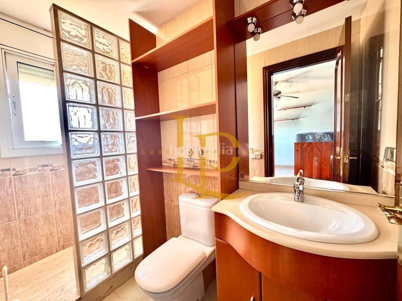 Foto c6fe7ae9-f740-42cc-a422-9b08e960b8c0. Casa amb calefacció aparcament piscina a Els Avets-Can Serrafossà-Ximelis Rubí