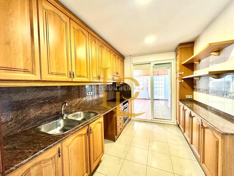 Foto e28f635f-1a20-429c-a15f-abb935223591. Casa amb calefacció aparcament piscina a Els Avets-Can Serrafossà-Ximelis Rubí