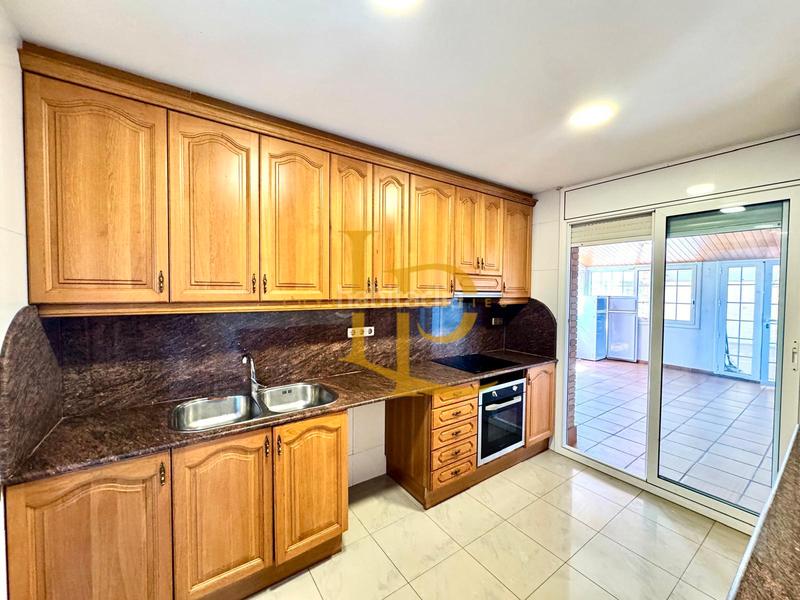 Foto ee99bd72-2dd3-4faf-92c8-b4ec28618e25. Casa amb calefacció aparcament piscina a Els Avets-Can Serrafossà-Ximelis Rubí