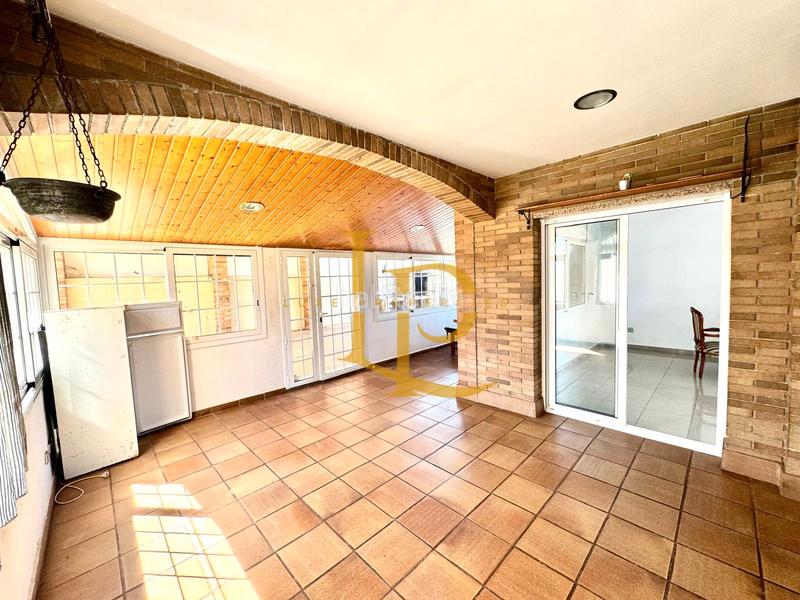 Foto f61d8b9a-13e4-4e1d-acbe-b9a6caa83cb2. Casa amb calefacció aparcament piscina a Els Avets-Can Serrafossà-Ximelis Rubí