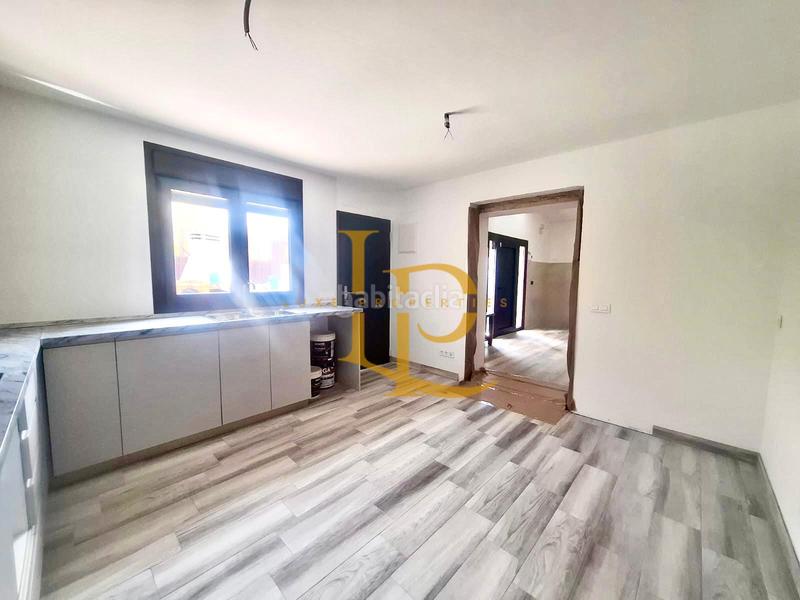 Foto 0d9a07f9-59b7-4df4-a594-d4c8e11d94e2. Casa amb calefacció aparcament piscina a Zona Industrial Rubí