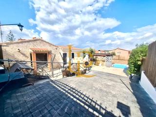 Casa  Avinguda de can sucarrats. Preciosa casa a estrenar con piscina y jardín