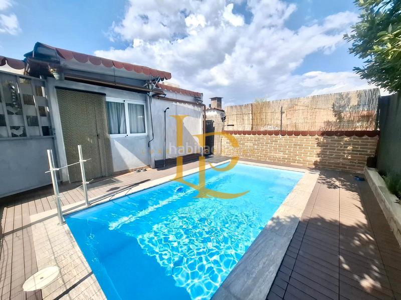 Foto 575d096a-da6b-42e7-9eb7-b78ed36ef29e. Casa amb calefacció aparcament piscina a Zona Industrial Rubí