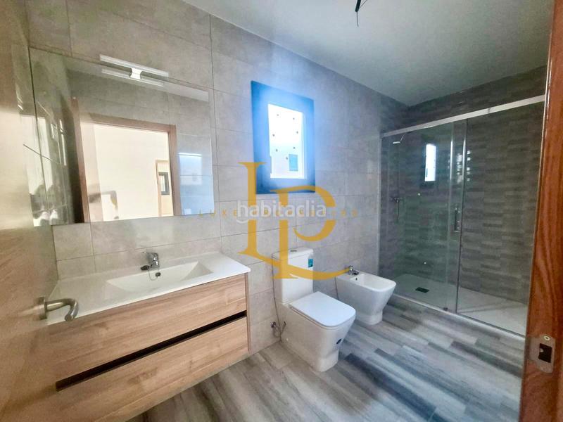 Foto 9f98ffe7-f87b-424f-99bf-e6613be76058. Casa amb calefacció aparcament piscina a Zona Industrial Rubí