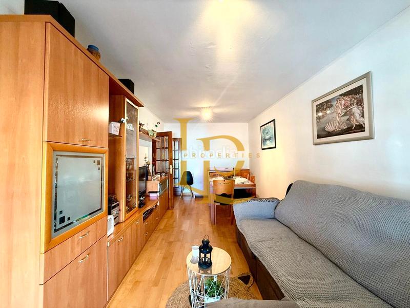Foto a3edc7be-b494-4343-bfac-ba350db1ba78. Flat with heating in Mercat Rubí