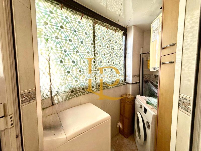 Foto b444a87b-bbff-4ad9-bcf8-63985dfbcc95. Flat with heating in Mercat Rubí