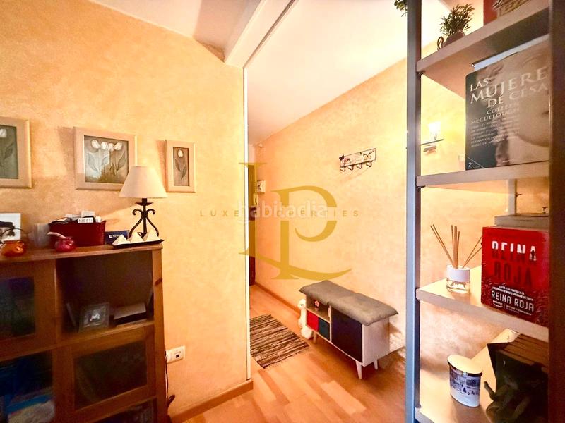 Foto c922b322-5e5b-414b-9eaf-1254bbb5d2d4. Flat with heating in Mercat Rubí