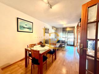 Appartement  Carrer d'aribau. Precioso piso exterior de tres habitaciones en venta  en rubí.