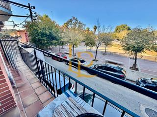 Piso en Zona Nord. Precioso y acogedor piso con balcón y bonitas vistas despejadas