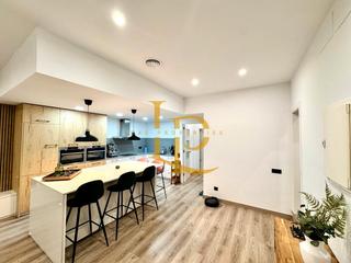 Piso  Carrer clos. Precioso piso moderno de 4 habitaciones y plaza de parking en ce