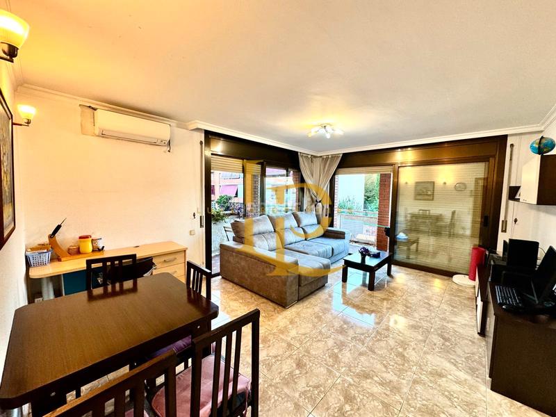 Foto 4831a99d-03d4-47dd-8835-9be5103c6c78. Piso en venta amplio y luminoso piso exterior de 3 habitaciones, dos baños y terraza muy luminoso en Rubí