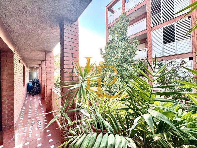 Foto 556add34-f681-4cf1-b5e7-228d80d28a22. Piso en venta amplio y luminoso piso exterior de 3 habitaciones, dos baños y terraza muy luminoso en Rubí